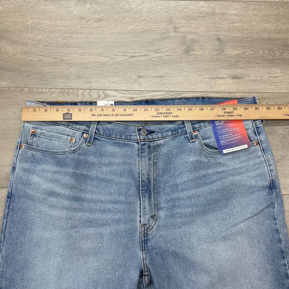 Levi's 541 Athletic Taper Jeans Mens 42x32 Light Wash Stretch Distressed